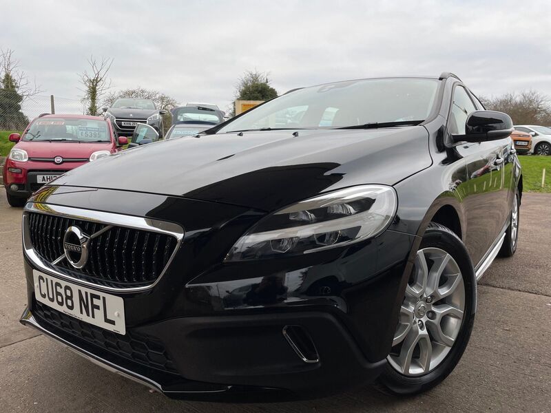 View VOLVO V40 CROSS COUNTRY 2.0 D3 Auto (s/s) 5dr